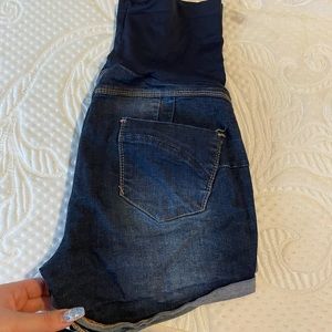 Maternity shorts